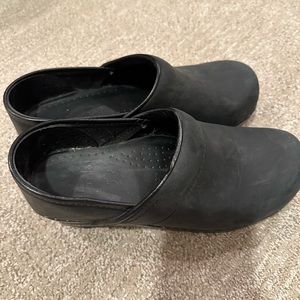 Black Dansko clogs, size 37